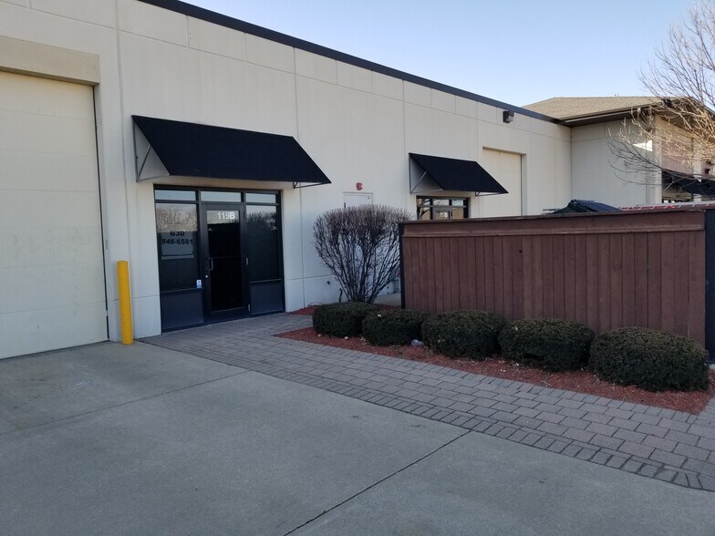 13717 S Route 30, Plainfield, IL à louer - Photo de l’immeuble – Image 2 sur 7