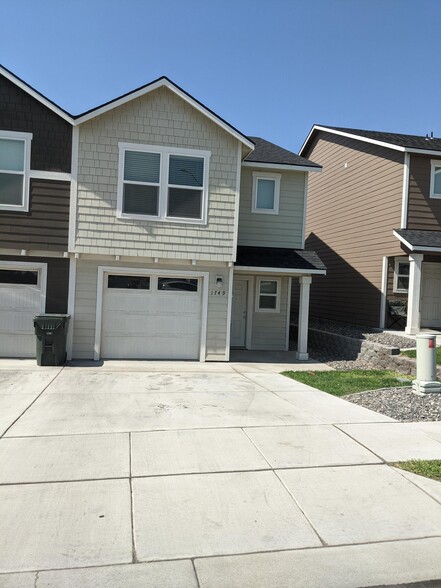 803 E Autumn Ave, Hermiston, OR à vendre - Photo de l’immeuble – Image 3 sur 14