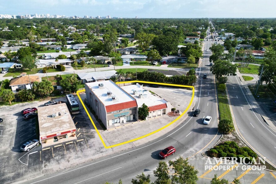 3100 Southgate Cir, Sarasota, FL à vendre - Photo de l’immeuble – Image 2 sur 8