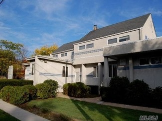 Plus de détails pour 111 Carleton Ave, Islip Terrace, NY - Bureau à louer