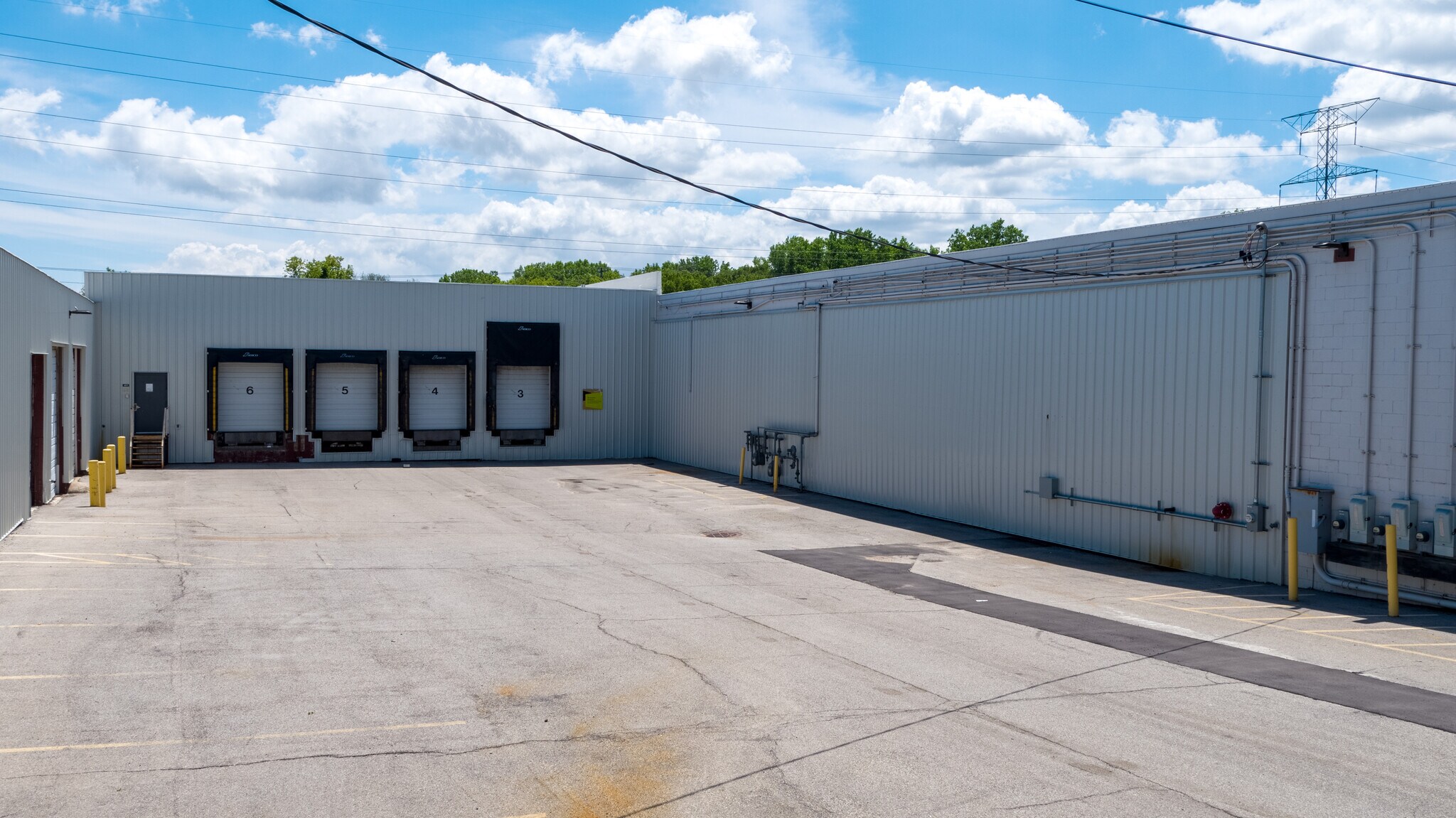 4609-4801 W Woolworth Ave, Milwaukee, WI à louer Photo de l’immeuble– Image 1 sur 1