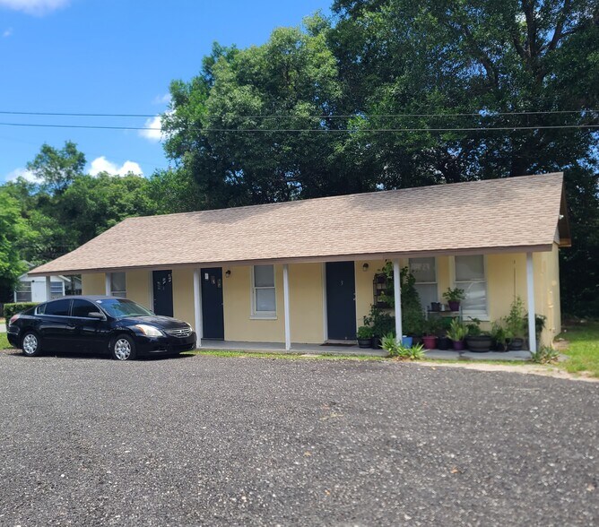 1757 N Woodland Blvd, Deland, FL à vendre - Photo principale – Image 1 sur 19