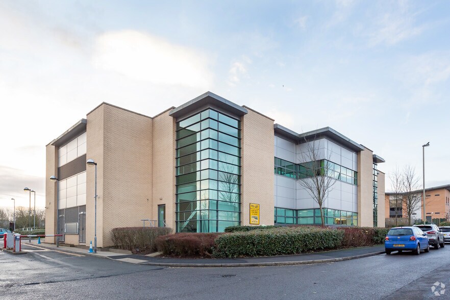 Castlegate Way, Dudley à louer - Photo de l’immeuble – Image 2 sur 8