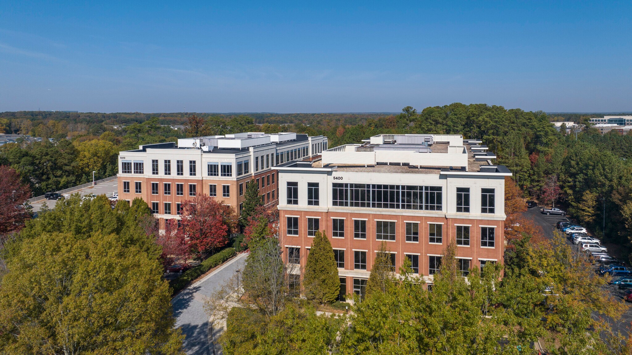 5400 Trinity Rd, Raleigh, NC à louer Photo principale– Image 1 sur 41