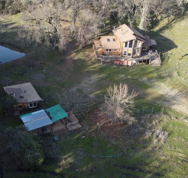 6051 Ridge Rd, Lakeport, CA à vendre - Photo de l’immeuble – Image 3 sur 5