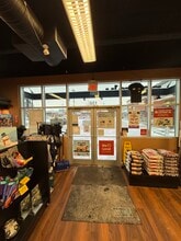 8835 Macleod Trl SW, Calgary, AB à louer Photo intérieure– Image 2 sur 6