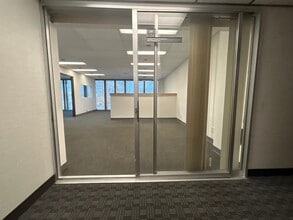 3525 W Peterson Ave, Chicago, IL à louer Photo de l’immeuble– Image 2 sur 5