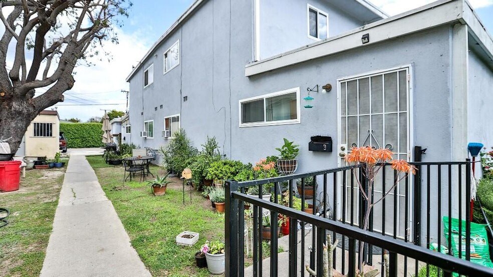 2211 S Fairview St, Santa Ana, CA à vendre - Photo de l’immeuble – Image 3 sur 10