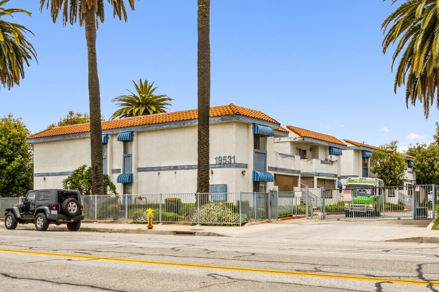 19531 E Cienega Ave, Covina, CA à vendre - Photo principale – Image 1 sur 17