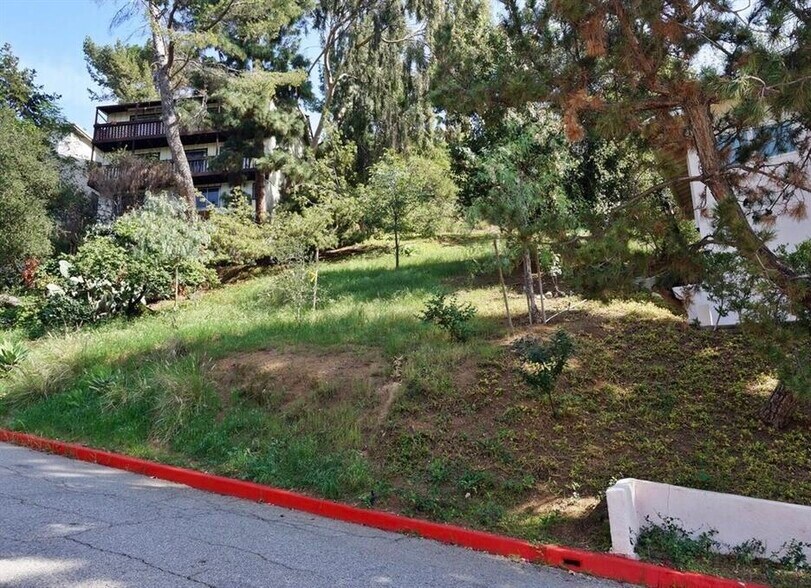 1112 Vincent Way, Glendale, CA à vendre - Photo de l’immeuble – Image 3 sur 5