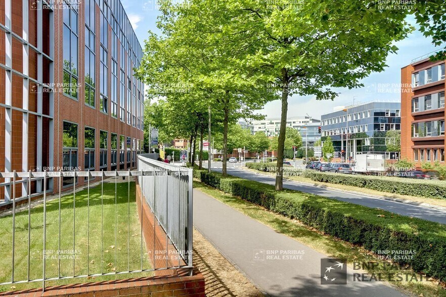 38 Boulevard Paul Cézanne, Guyancourt à louer - Photo de l’immeuble – Image 3 sur 7