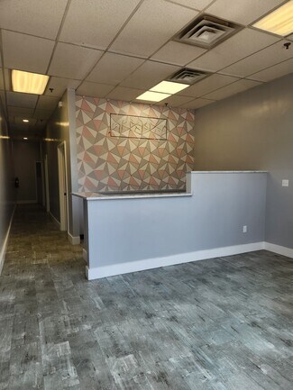 Plus de détails pour 122-138 W Post Rd, White Plains, NY - Bureau/Médical, Local commercial à louer