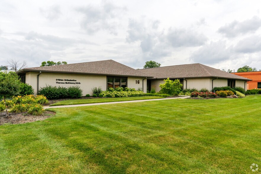 16 W Wenger Rd, Englewood, OH à louer - Photo principale – Image 1 sur 18