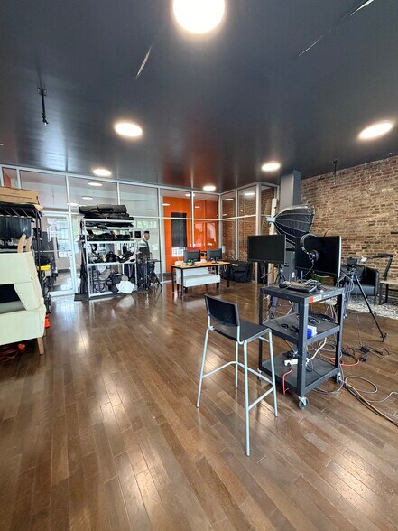 30-69 Steinway St, Astoria, NY à louer - Photo intérieure – Image 3 sur 6