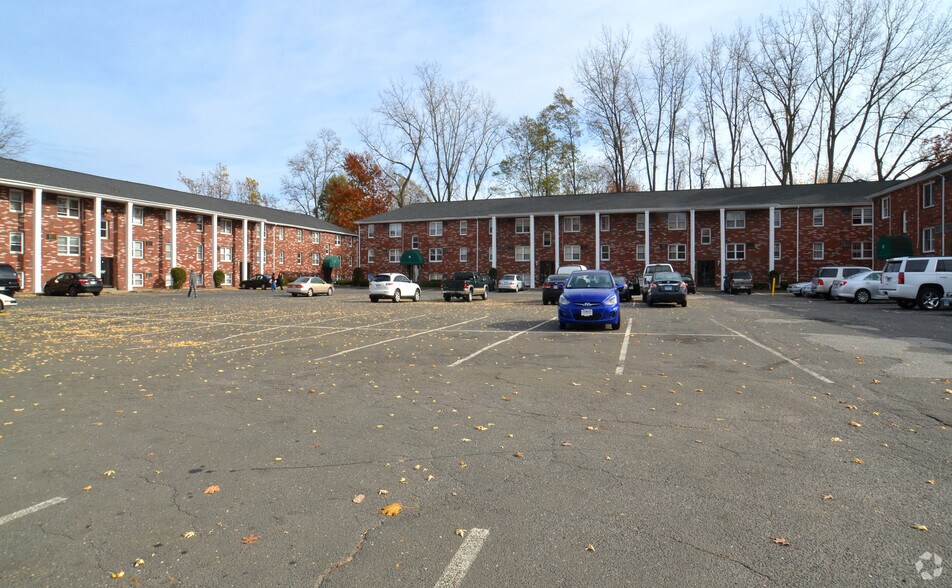 131-155 River St, West Springfield, MA à vendre - Photo de l’immeuble – Image 3 sur 23