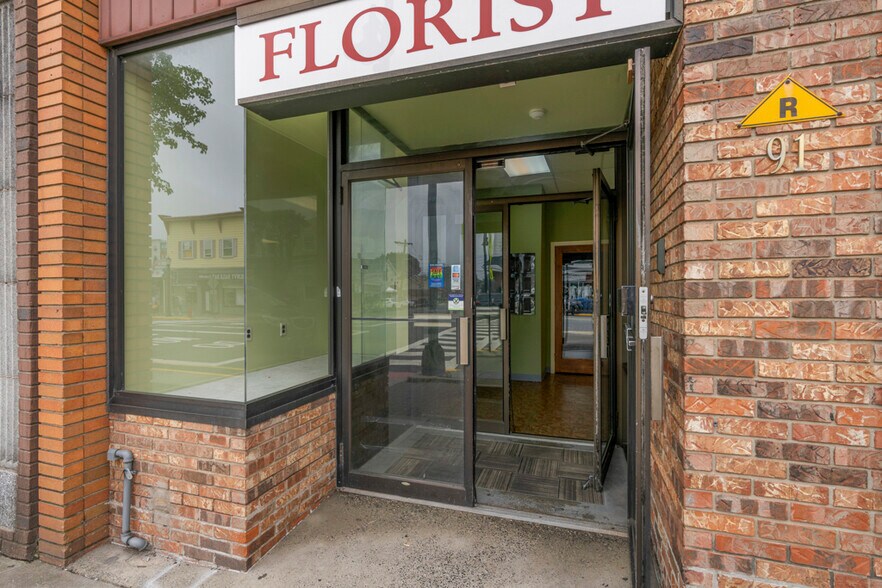 91 Main St, Woodbridge, NJ à louer - Photo de l’immeuble – Image 3 sur 22