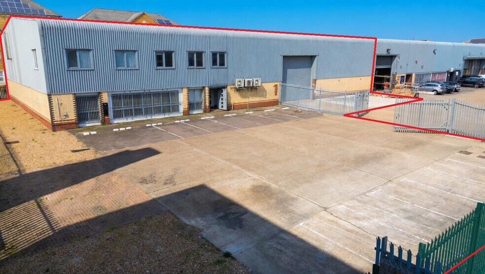 Slade Green Rd, Erith à louer - Photo de l’immeuble – Image 1 sur 10