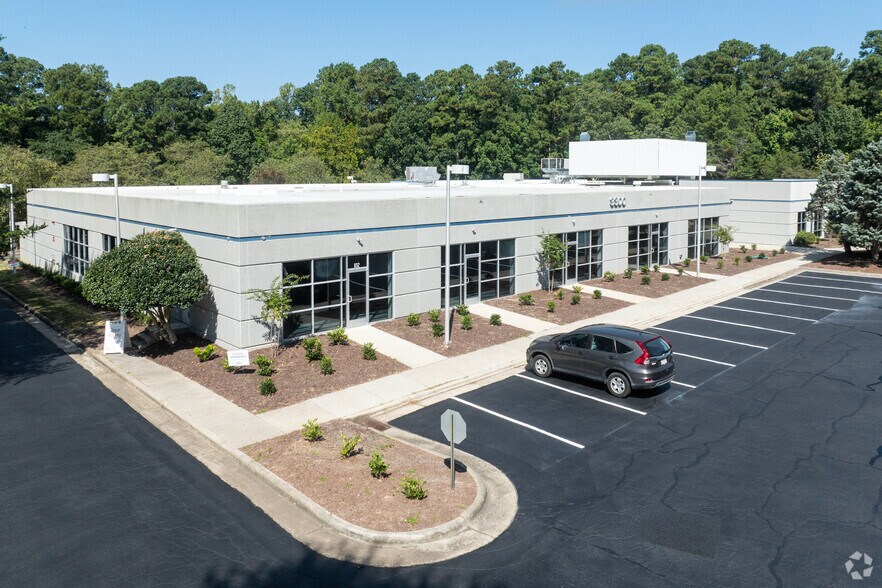 3300 Gateway Centre Blvd, Morrisville, NC à louer - Photo principale – Image 1 sur 20
