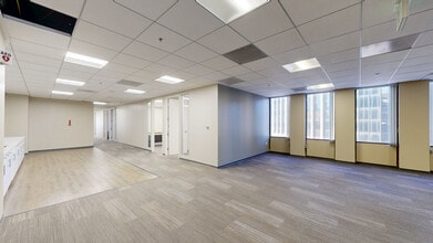 5901 W Century Blvd, Los Angeles, CA à louer Numérisation 3D Matterport– Image 1 sur 6