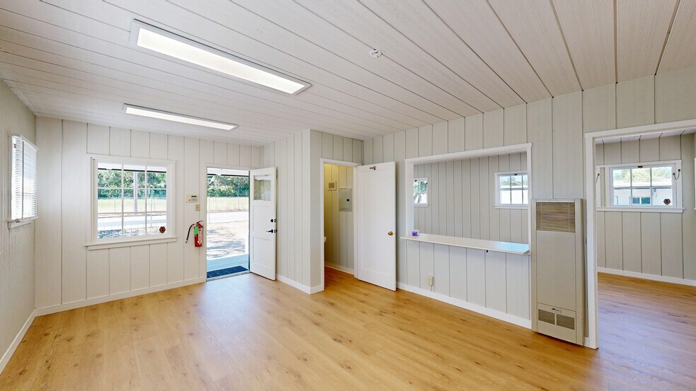 1500 Grove St, Healdsburg, CA à louer - Photo de l’immeuble – Image 3 sur 9