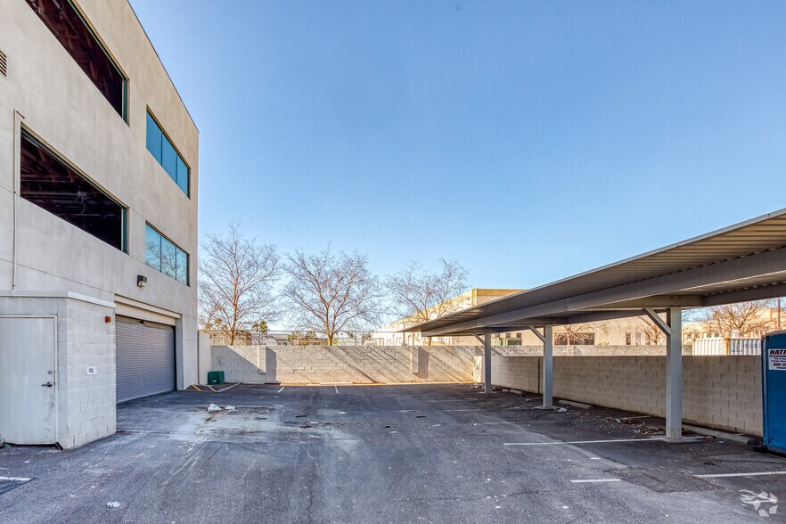 3345 Pepper Ln, Las Vegas, NV à vendre - Photo de l’immeuble – Image 3 sur 5