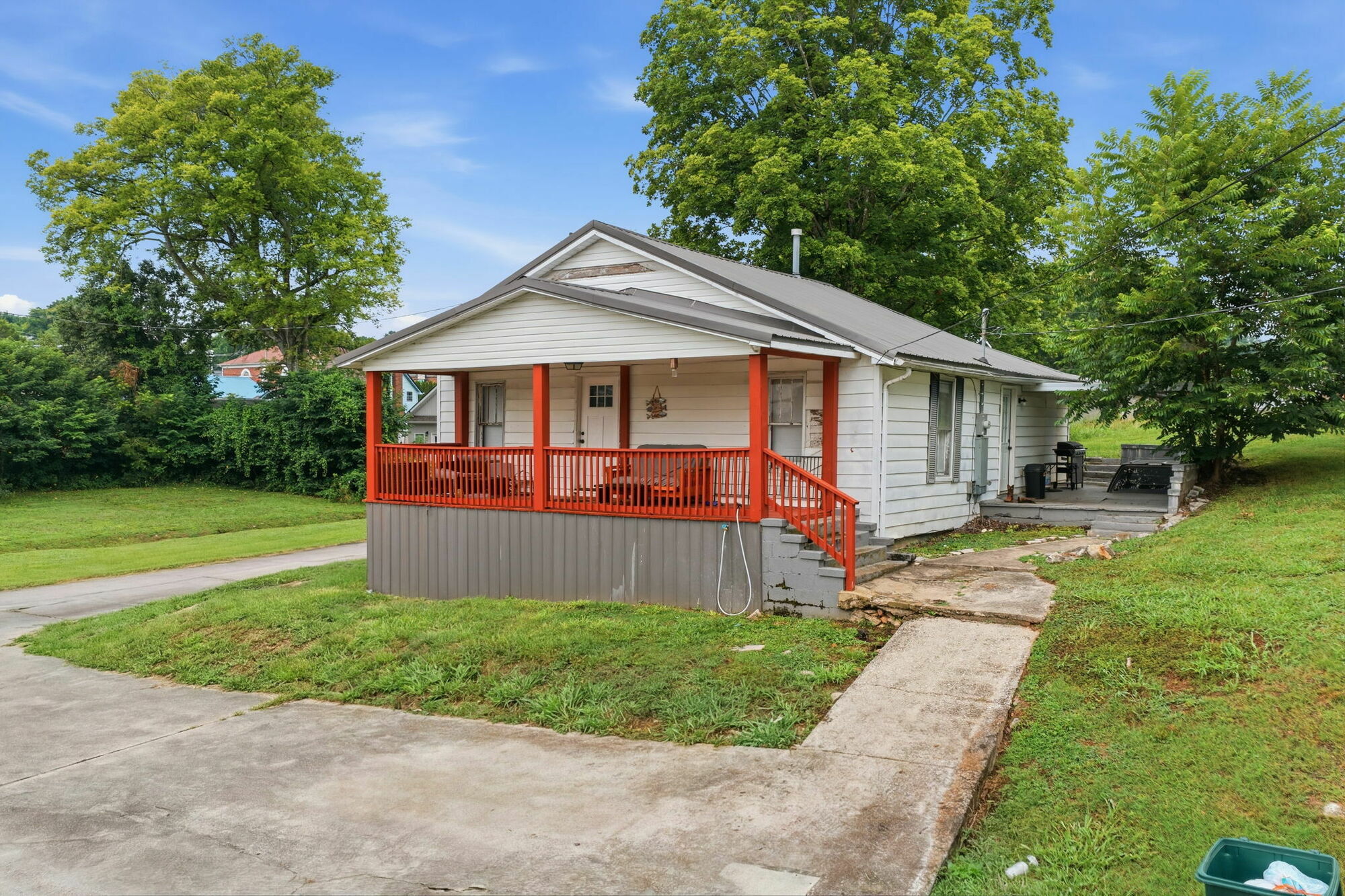 206 Ferry St, Loudon, TN à vendre Photo principale– Image 1 sur 24