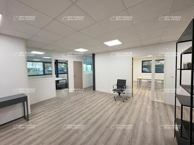 Plus de détails pour Bureau à louer