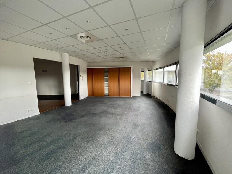 10 Allée Des Acacias, Mérignac à louer - Photo de l’immeuble – Image 3 sur 7
