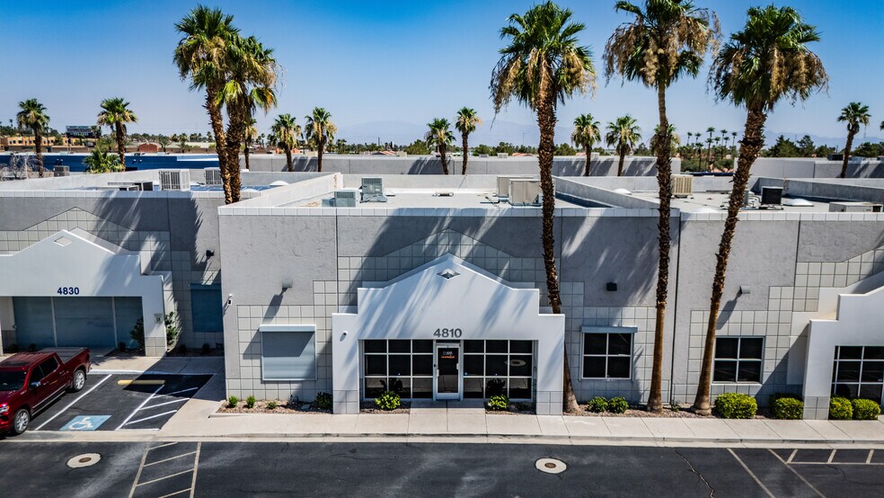 4810 W University Ave, Las Vegas, NV à vendre - Photo de l’immeuble – Image 1 sur 15