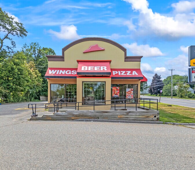 875 Sabattus St, Lewiston, ME à vendre - Photo de l’immeuble – Image 2 sur 7