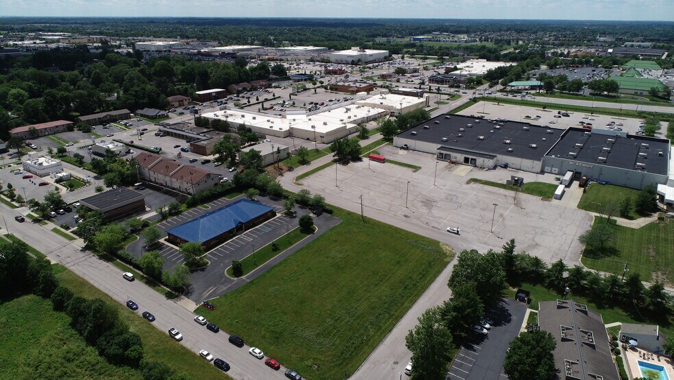 3241 Loch Ness Dr, Lexington, KY à vendre - Photo de l’immeuble – Image 3 sur 7