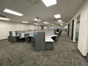 200 Carillon Pkwy, Saint Petersburg, FL à louer Photo intérieure– Image 2 sur 5