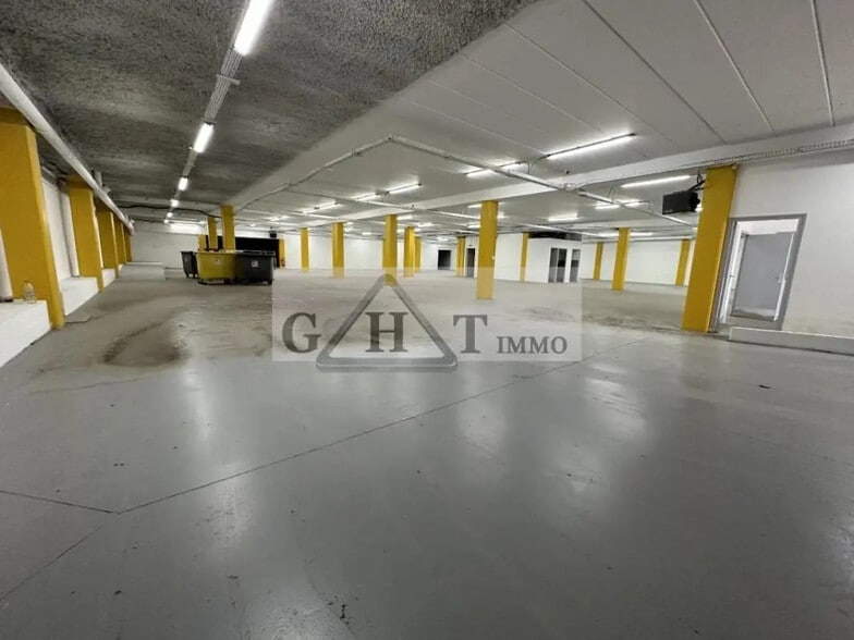 Industriel/Logistique dans Aubervilliers à louer - Photo de l’immeuble – Image 3 sur 4
