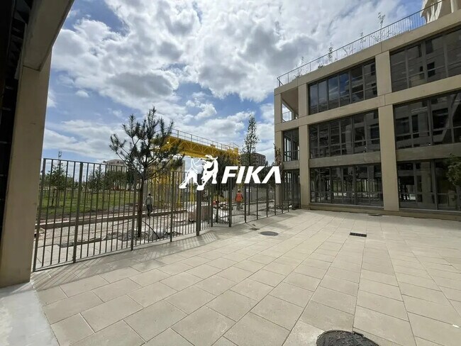 Plus de détails pour Local commercial à vendre