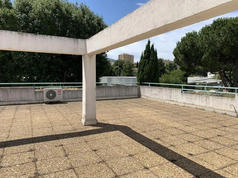 93 Boulevard De La Valbarelle, Marseille à louer - Photo de l’immeuble – Image 3 sur 11