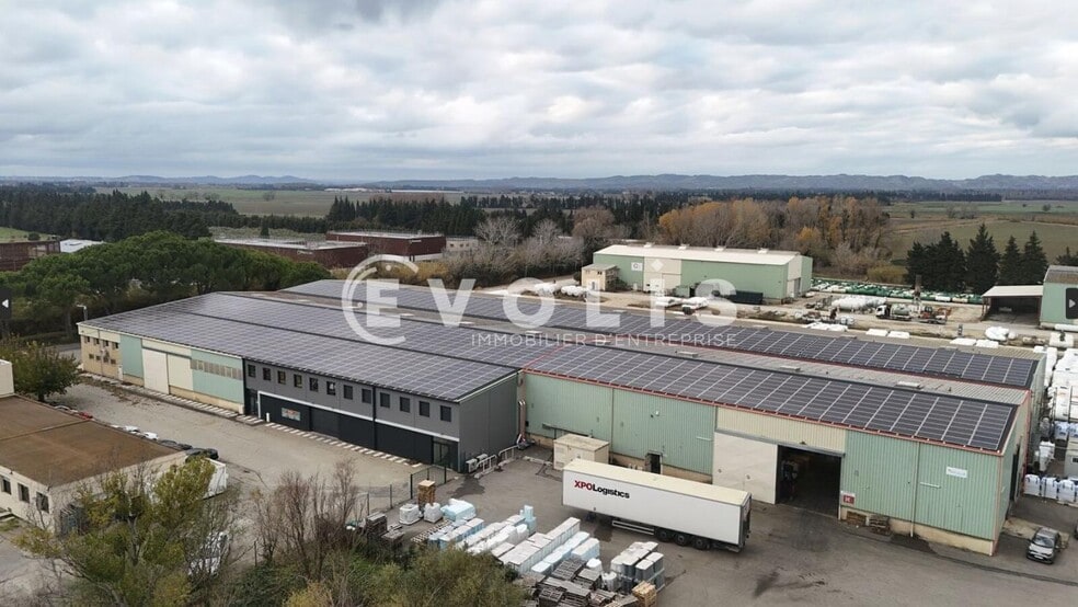 1284 Avenue De La Massane, Saint-Rémy-de-Provence à louer - Photo de l’immeuble – Image 1 sur 5