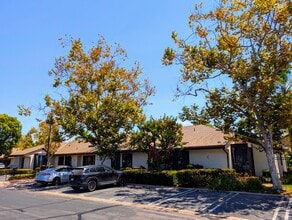3151 Airway Ave, Costa Mesa, CA à louer Photo de l’immeuble– Image 1 sur 21