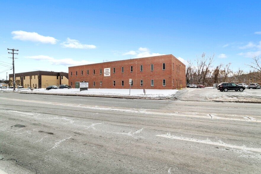 65 Springfield Rd, Westfield, MA à louer - Photo de l’immeuble – Image 3 sur 15