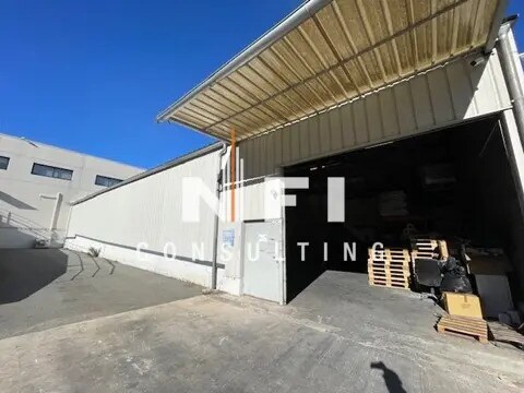 Local d'activités dans Peymeinade à vendre - Photo de l’immeuble – Image 2 sur 4