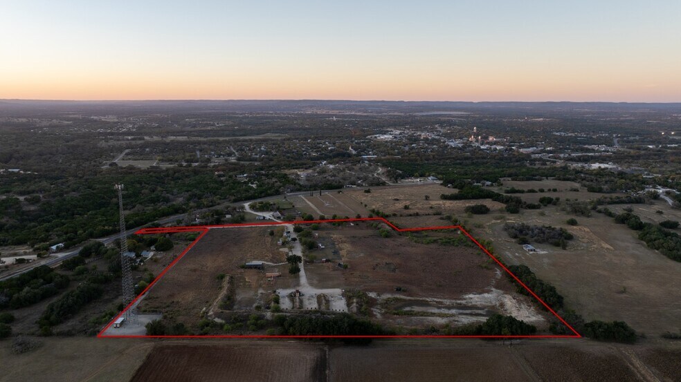 21.4 +/- AC on FM 1077, Bandera, TX à vendre - Aérien – Image 3 sur 6