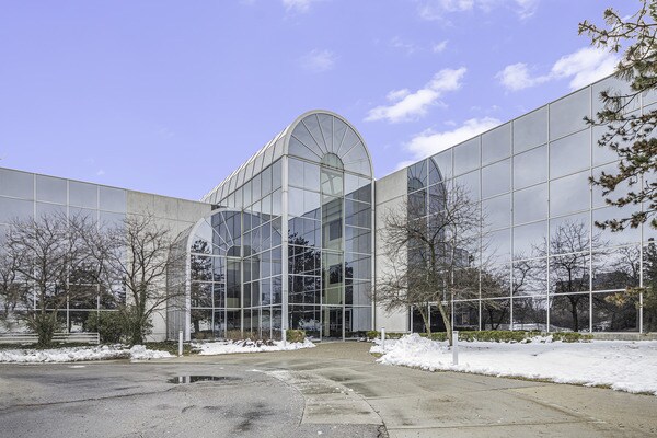 2125-2155 Butterfield Dr, Troy, MI à louer - Photo de l’immeuble – Image 1 sur 25