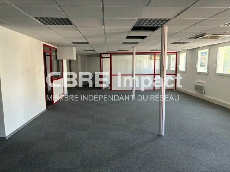 Bureau dans Reims à louer - Photo de l’immeuble – Image 2 sur 11