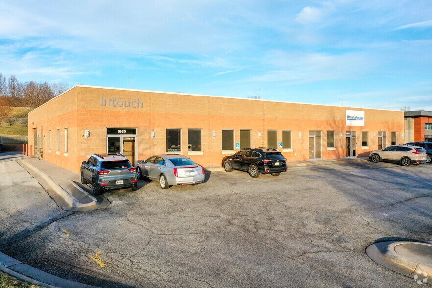 5930 S 118th Cir, Omaha, NE à louer - Photo principale – Image 3 sur 7