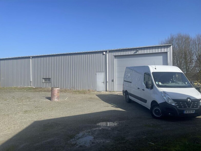 Local d'activités dans Bouloire à vendre - Photo de l’immeuble – Image 1 sur 11