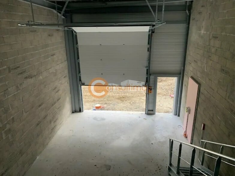 Local d’activités dans Montussan à louer - Photo intérieure – Image 2 sur 11