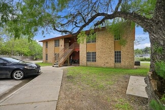 Plus de détails pour 600 E Crockett St, Beeville, TX - Logement à vendre