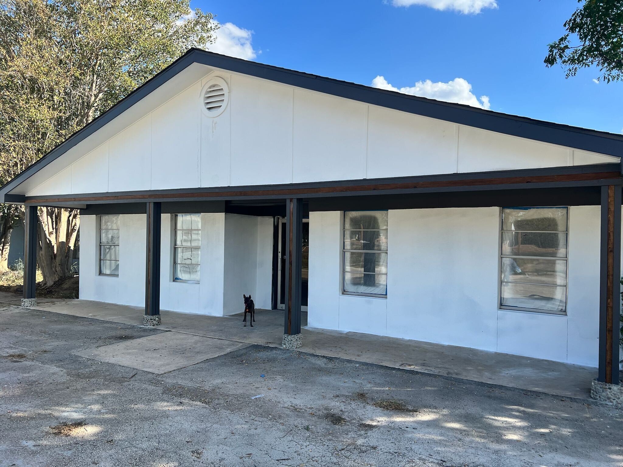 329 School Dr, Poteet, TX à vendre Photo principale– Image 1 sur 10