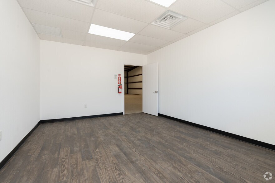 17540 Matany Rd, Justin, TX à louer - Photo intérieure – Image 2 sur 18