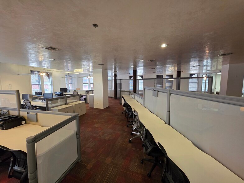 110 Broadway St, San Antonio, TX à louer - Photo de l’immeuble – Image 2 sur 16