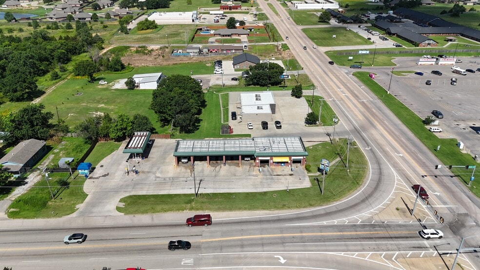 2507 N Harvey Rd, Seminole, OK à vendre - Photo de l’immeuble – Image 2 sur 19